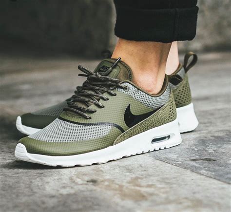 groen geel nike sneakers dames|Nike Factory Stores.